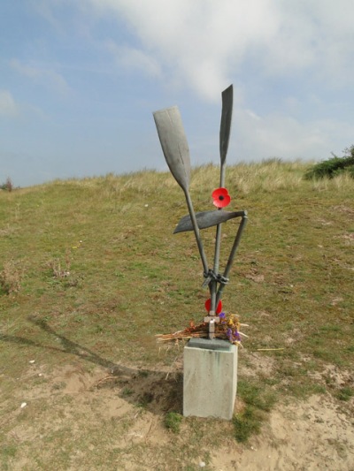 Memorial to 32 Dutchmen