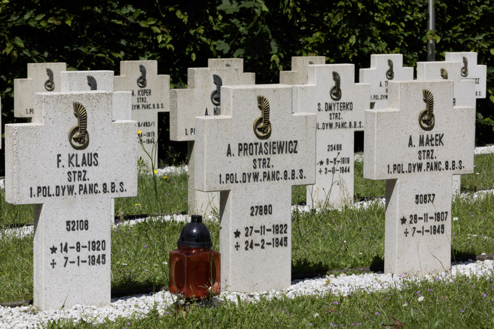 Polish War Graves Cemetery Laurentius Breda #4