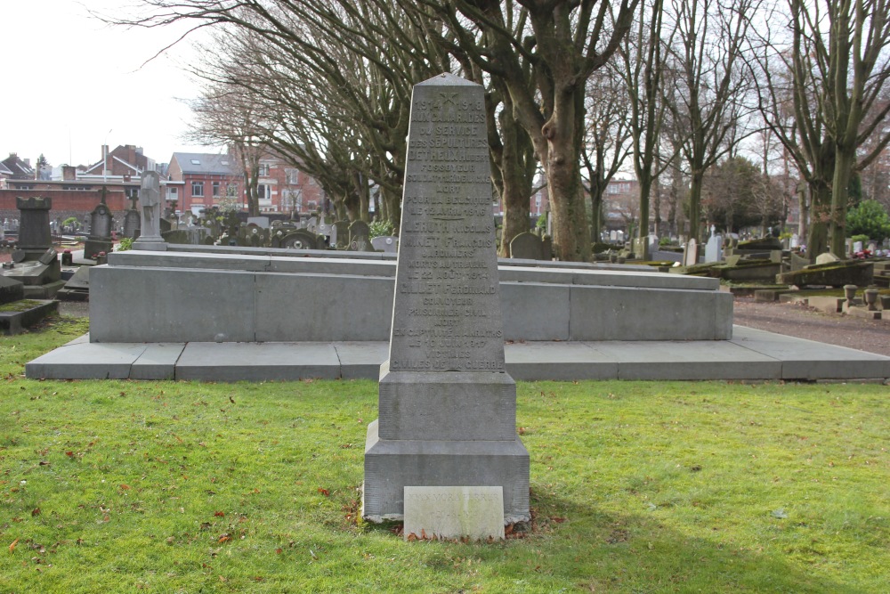 Monument Eerste Wereldoorlog Begraafplaats Robermont