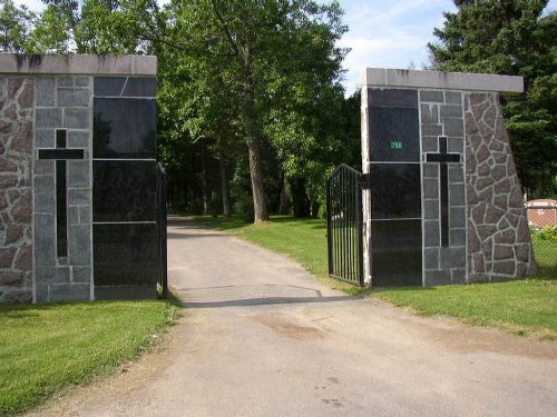 Commonwealth War Graves St. Joseph d'Alma Cemetery