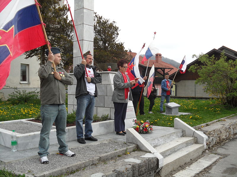 Monument Omgekomen Partizanen Grahovo