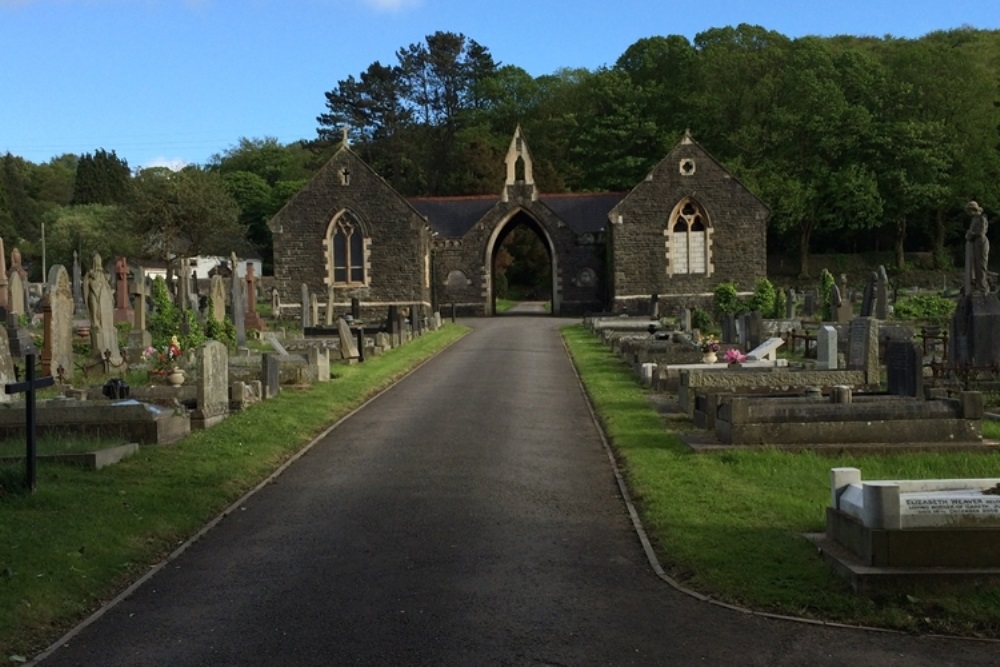 Commonwealth War Graves Ynysymaerdy Cemetery
