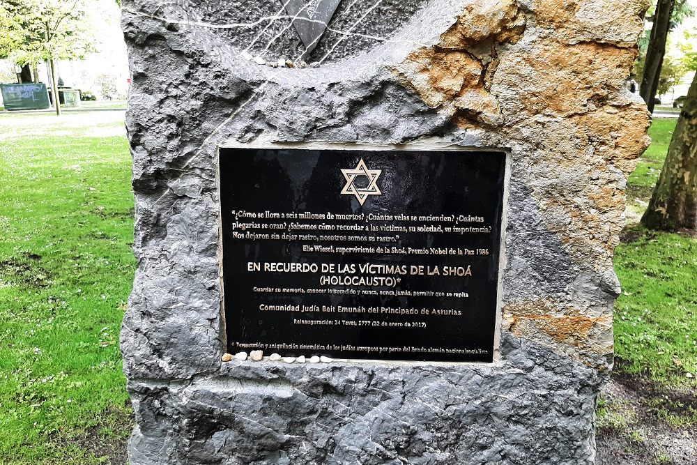 Monument Holocaust Oviedo #2