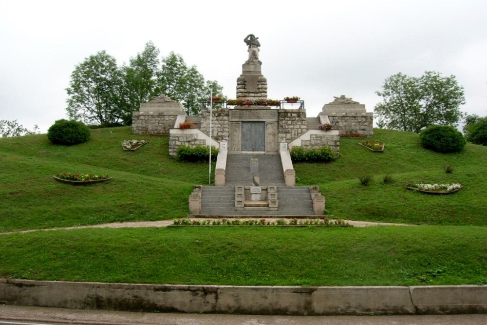 Oorlogsmonument La Cluse-et-Mijoux #2