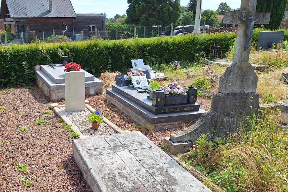 Commonwealth War Grave Noyelles-sur-Escaut #2