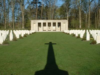 Commonwealth War Cemetery Sage