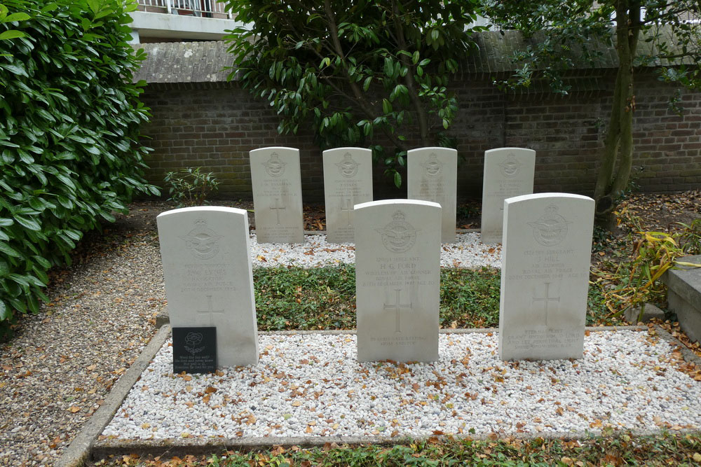 Oorlogsgraven van het Gemenebest Hervormde Begraafplaats Oosterhout