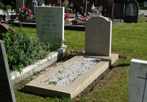 Dutch War Grave Roman Catholic Cemetery