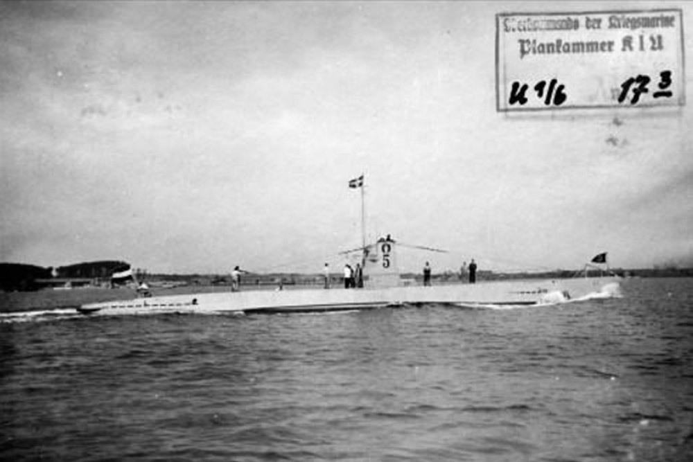 Ship Wreck Submarine 
