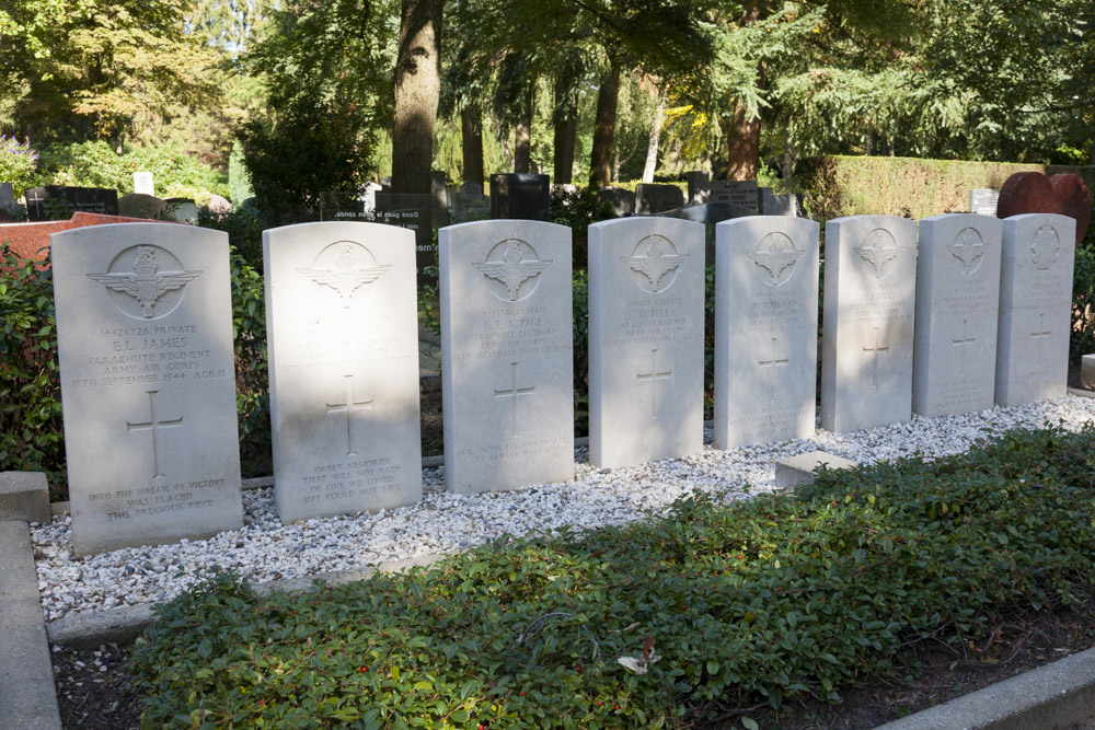 Commonwealth War Graves General Cemetery De Leeuwer Enk Wageningen