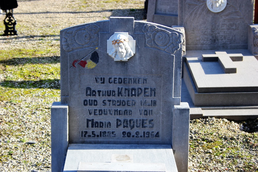 Belgian Graves Veterans Ordingen Churchyard