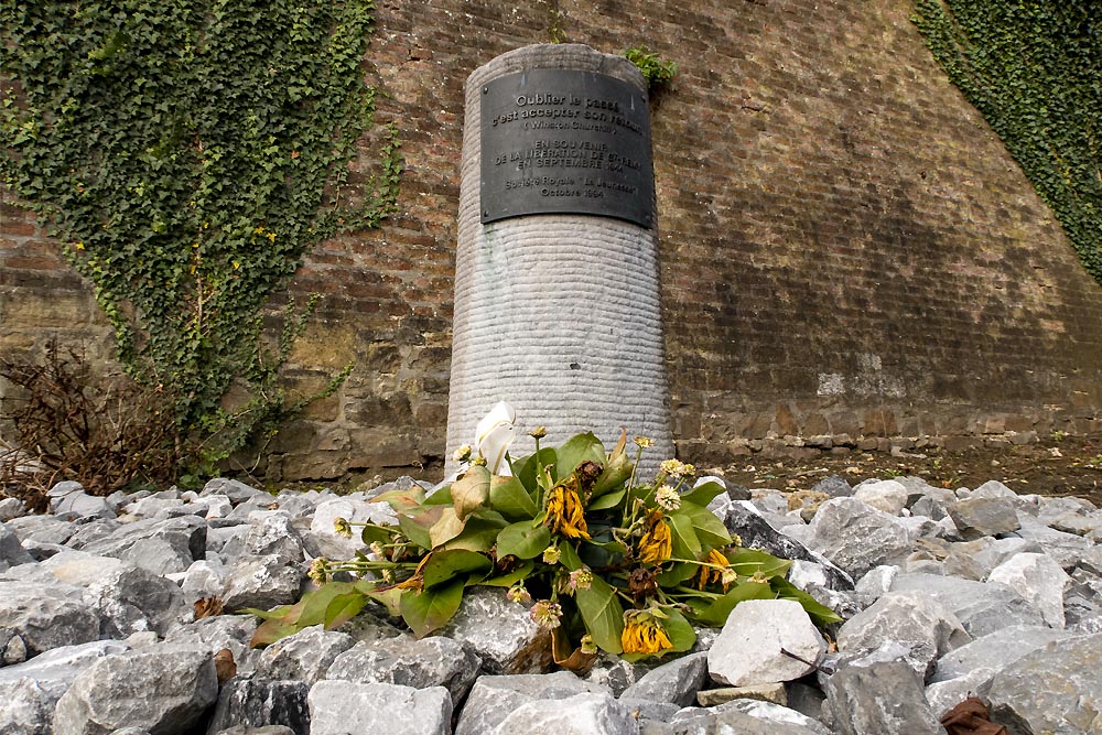 Monument Bevrijding 1944 Saint-Rmy #2