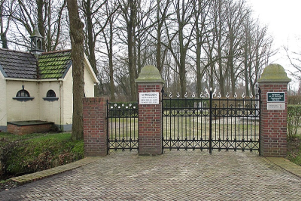 Nederlandse Oorlogsgraven Gemeentelijke Begraafplaats Kollum