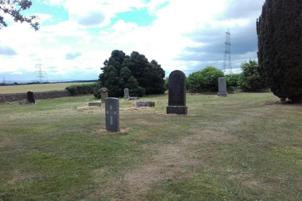 Commonwealth War Grave Elphinstone Cemetery