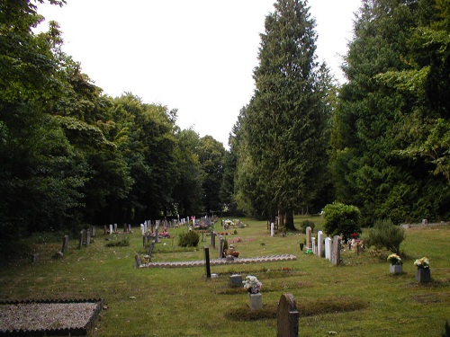 Commonwealth War Graves Bisley Burial Ground