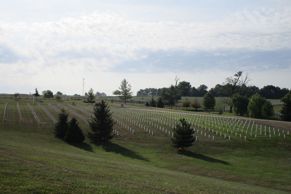 American War Graves Missouri Veterans Cemetery at Jacksonville