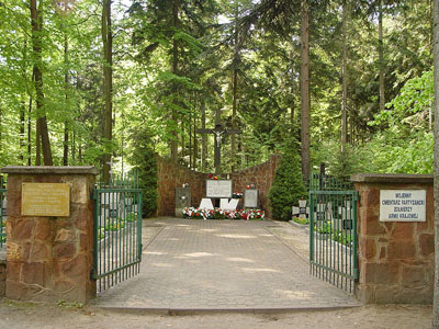 Poolse Oorlogsbegraafplaats Skarzysko-Kamienna