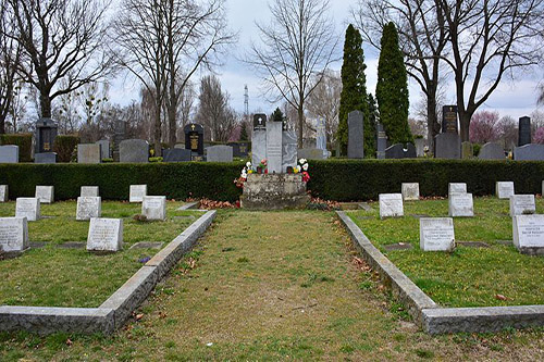 Soviet War Graves Aspern