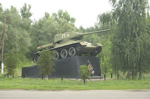 Bevrijdingsmonument (T-34/85 Tank) Dovzhyk