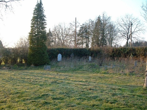 Commonwealth War Graves Mashbury Churchyard