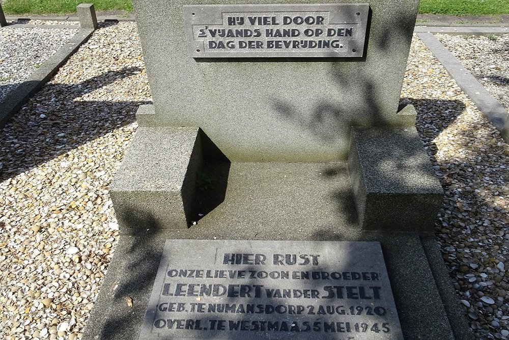 Dutch War Graves General Cemetery Numansdorp #5