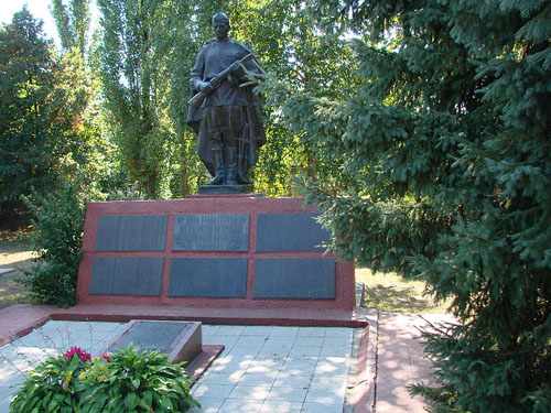 Mass Grave Soviet Soldiers & War Memorial Zazimye