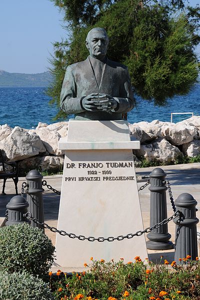 Bust Franjo Tuđman