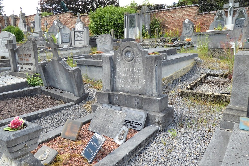 Belgian Graves Veterans Custinne