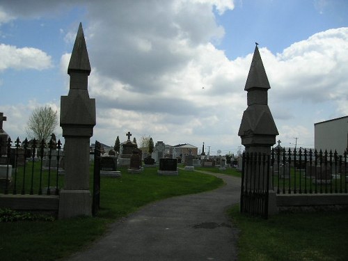 Commonwealth War Grave St. Joseph de Soulanges Cemetery