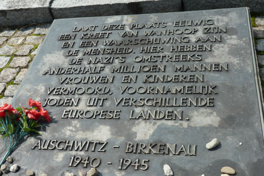 Monument Slachtoffers Fascisme Concentratiekamp Auschwitz ll