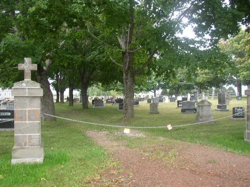 Commonwealth War Graves Grande-Digue Roman Catholic Churchyard