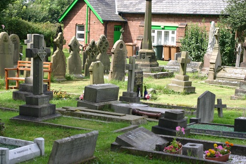 Oorlogsgraven van het Gemenebest St. Winifred Roman Catholic Churchyard