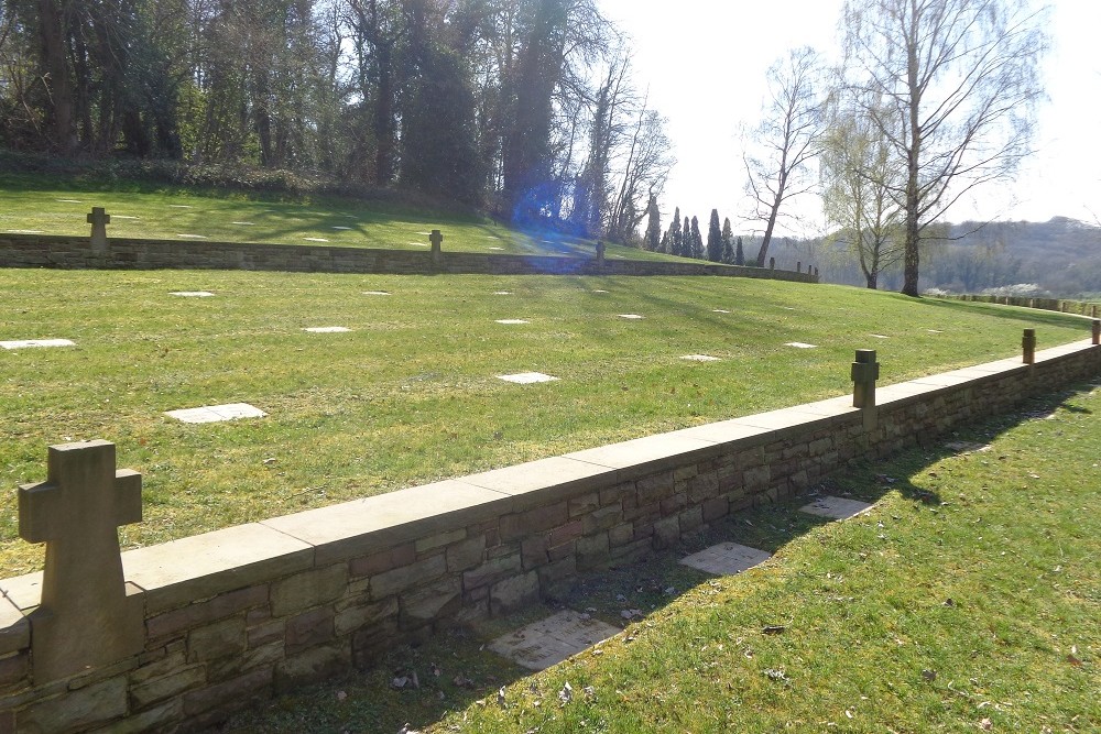 German 1st War Cemetery Montaigu