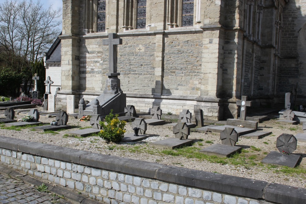 Belgian Graves Veterans Onze-Lieve-Vrouw-Lombeek