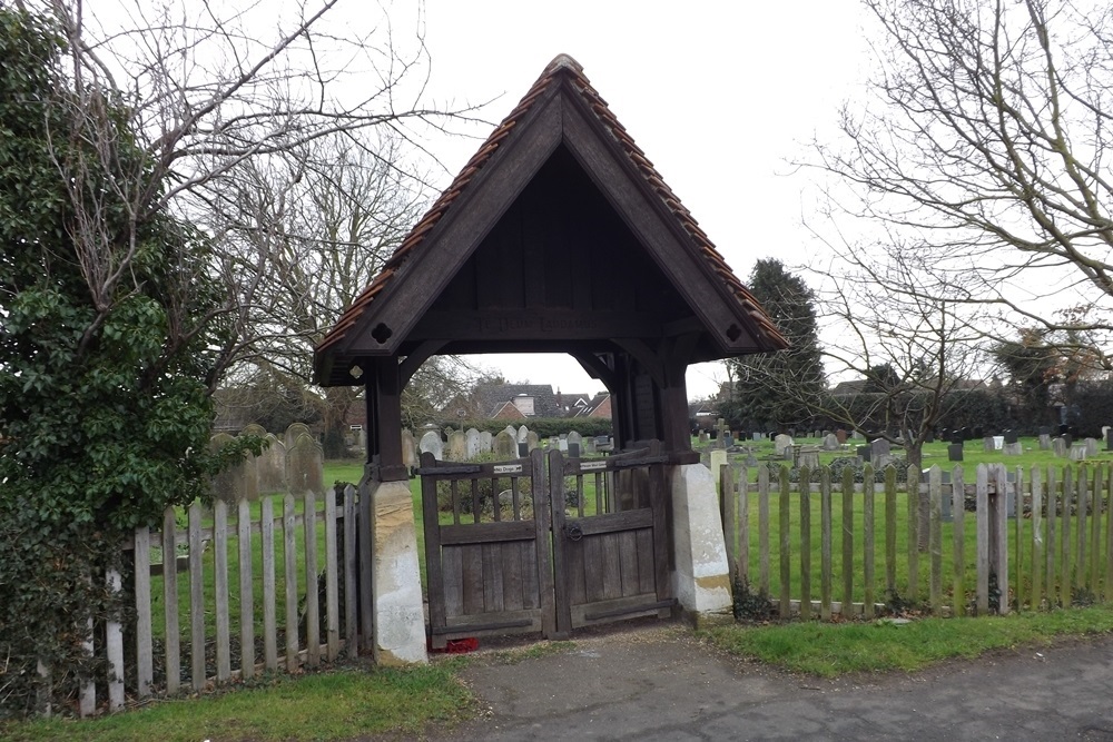 Commonwealth War Graves Hemingford Grey Cemetery