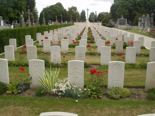 Commonwealth War Graves Pont-Neuville