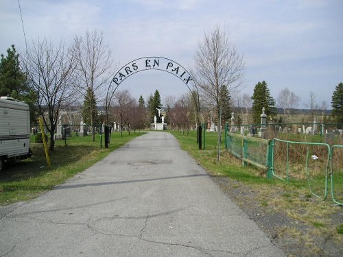 Commonwealth War Graves St. Come de Kennebec Roman Catholic Cemetery