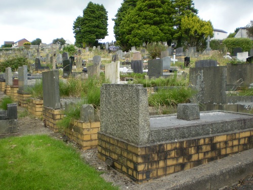 Commonwealth War Graves Coedffranc Cemetery
