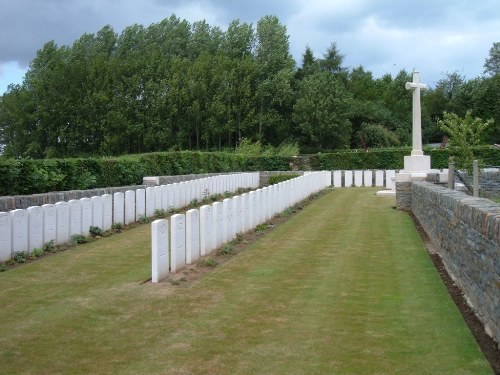 Commonwealth War Cemetery Englefontaine