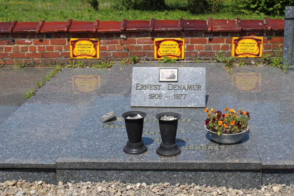 Belgian Graves Veterans Sars-la-Buissière #5