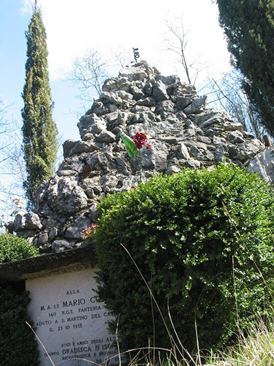 Monument Luitenant Mario Cova