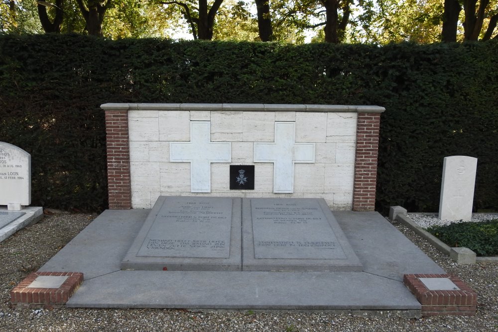 Dutch War Graves Protestant Cemetery Werkendam