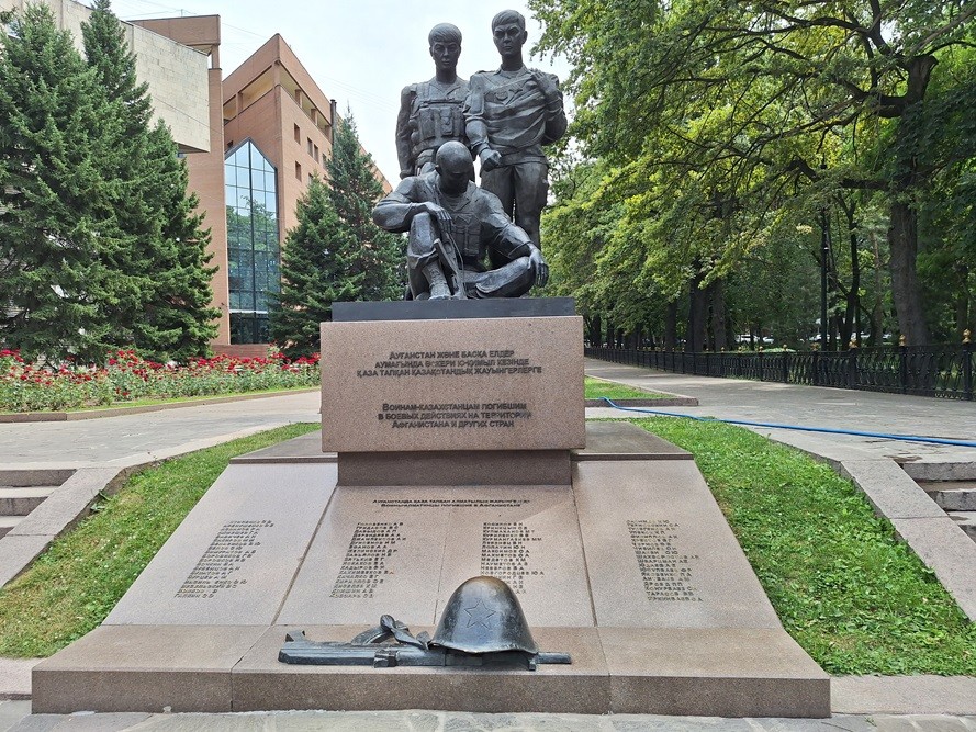 Oorlogsmonument Almaty #2