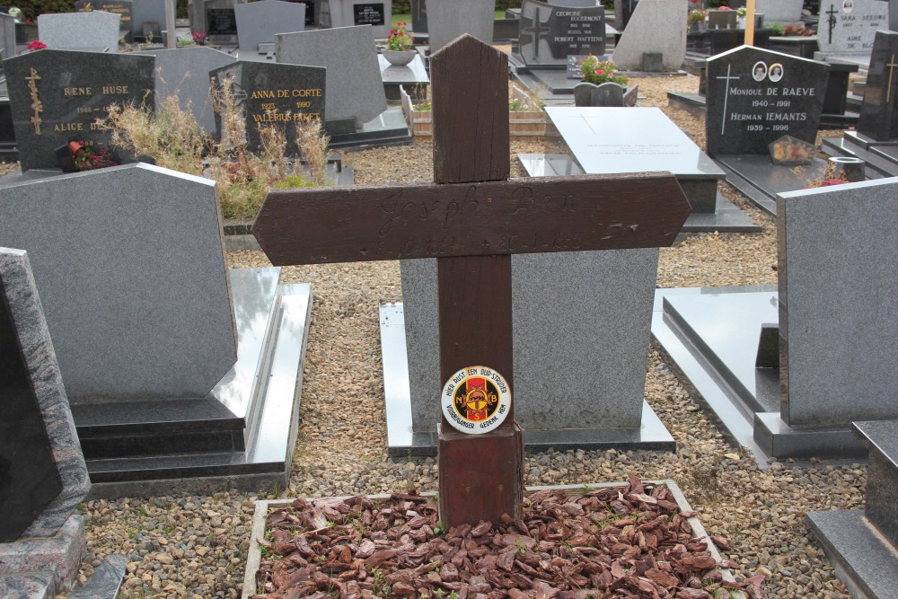 Belgische Graven Oudstrijders Balegem Begraafplaats Krekelberg