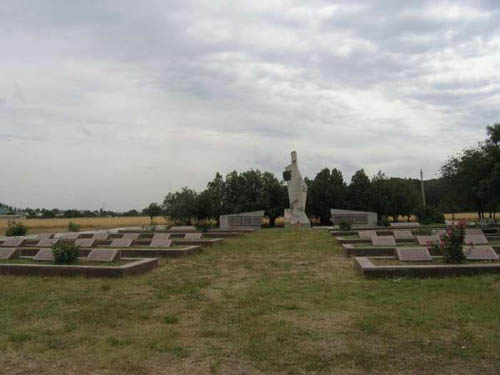 Sovjet Oorlogsbegraafplaats Orlivka
