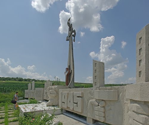 Mass Grave Soviet Soldiers Marcauti