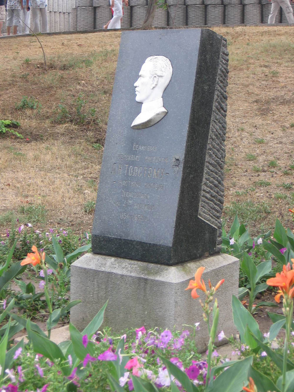 Monument Leo Tolstoy