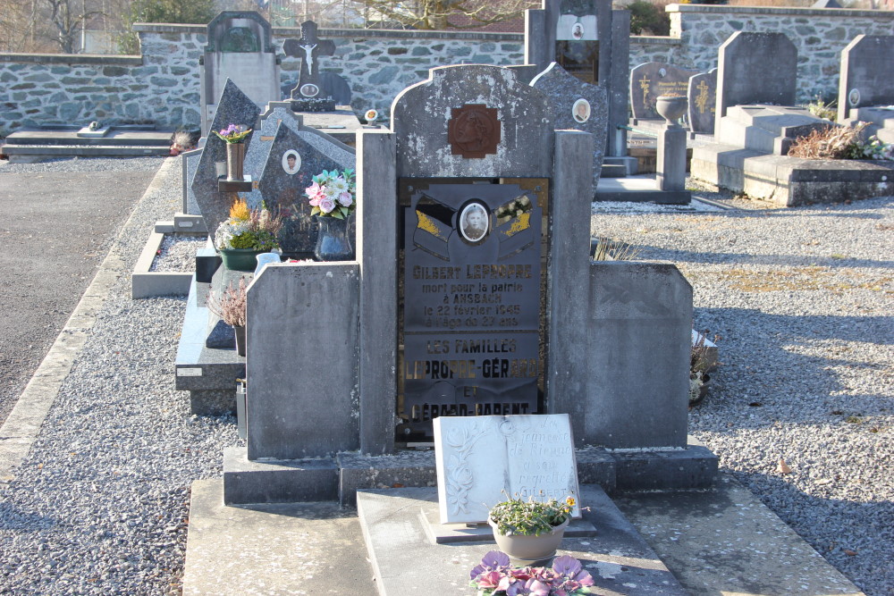 Belgian War Graves Rienne