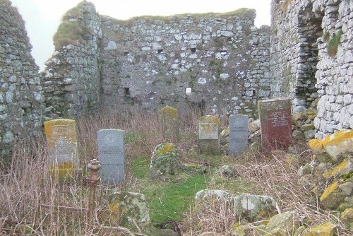 Oorlogsgraven van het Gemenebest Carinish Old Churchyard