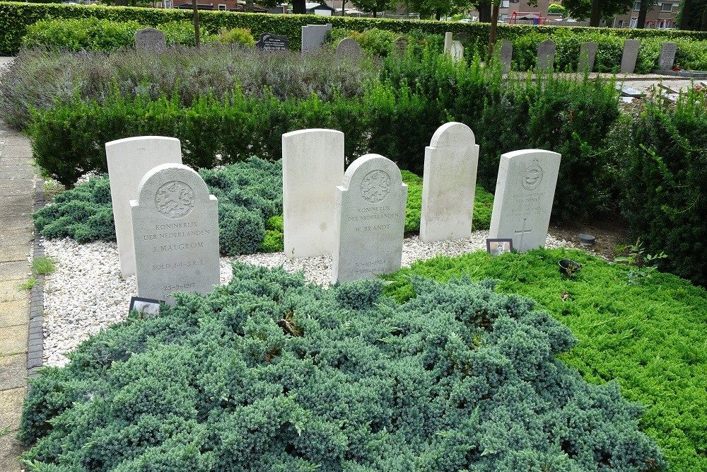 Commonwealth War Graves General Cemetery Numansdorp #2